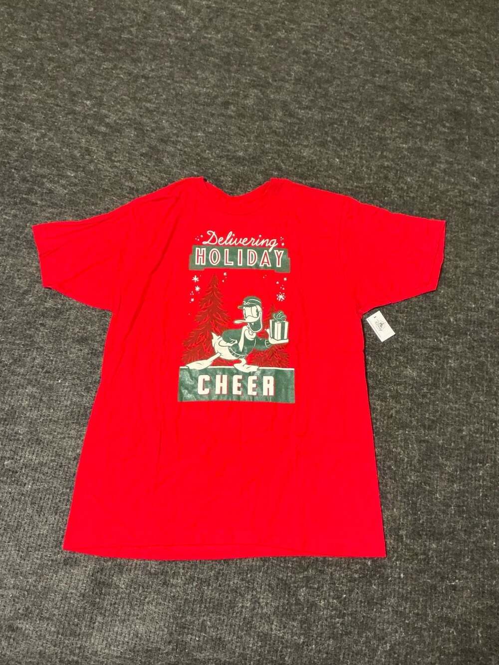 Disney Parks Donald Duck Delivering Holiday Cheer Christmas Red T-Shirt Large